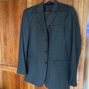 Jos A Bank Men's 2 Piece suit Pinstripe Suit 3 Button Jacket Wool Gray 42L
